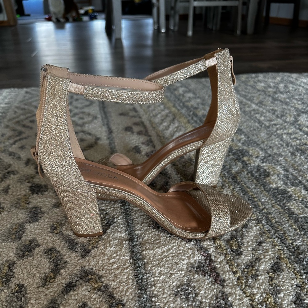 size 7 heels